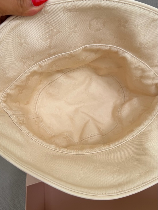 LOUIS VUITTON M7090 Bucket Hat-LV cotton Beige